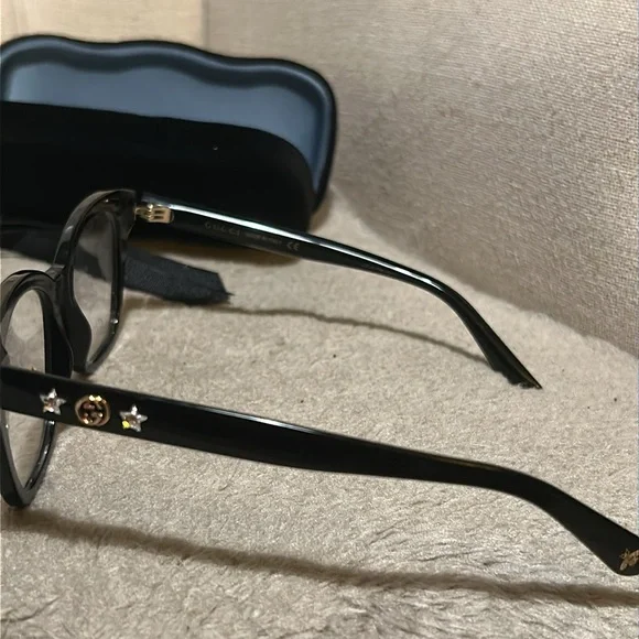 New gucci glasses. Never worn. Authentic. Can provide receipt. Cloth & case. - Picture 5 of 14